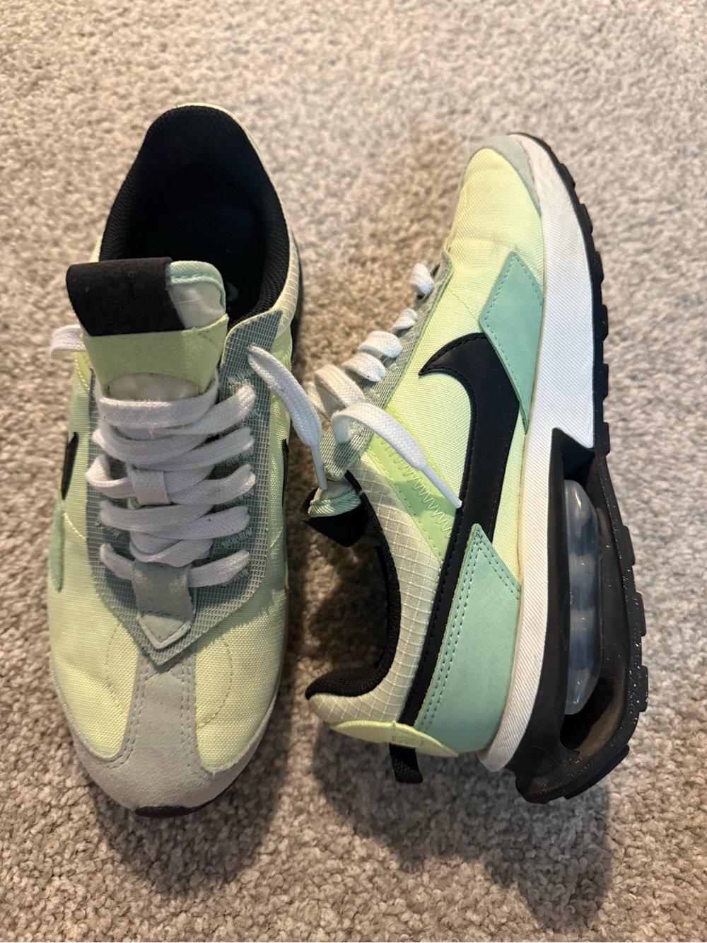 Green Nike Air Max Women’s 7.5
